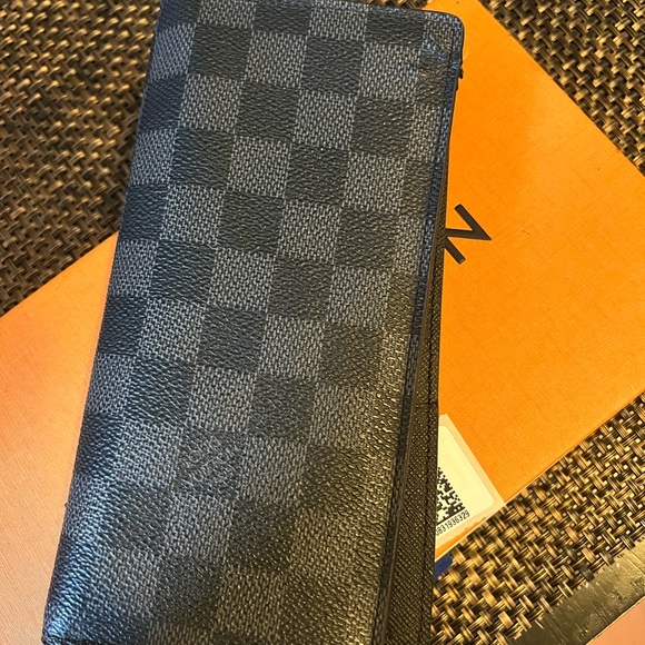 Louis Vuitton brazza wallet - Picture 3 of 11